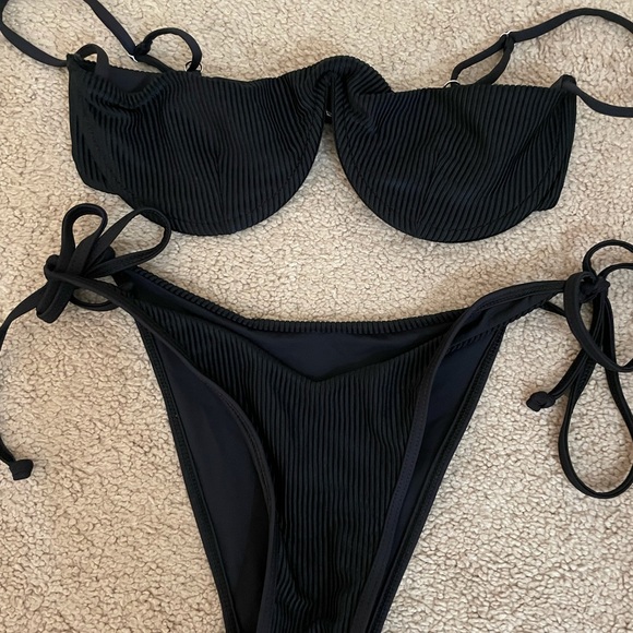 Brand new frankies bikini set! - Picture 2 of 3